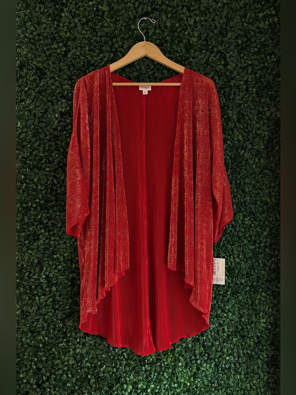 NWT Sz M LuLaRoe Elegant Lindsay Red Gold Metallic Pleated Kimono